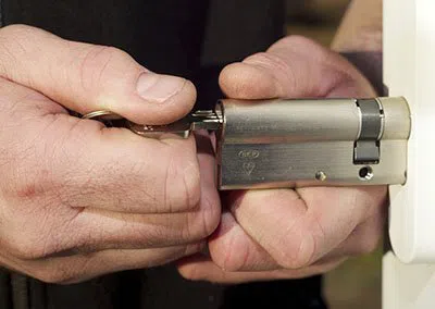 Super Locksmith Services Palm Beach, FL 561-692-4525 Super Locksmith Services Palm Beach, FL 561-692-4525 - 29-10