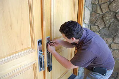 Super Locksmith Services Palm Beach, FL 561-692-4525 Super Locksmith Services Palm Beach, FL 561-692-4525 - 29-16